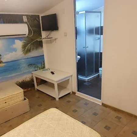 Πανσιόν Muncitori Mangalia-2 Mai Două Mai