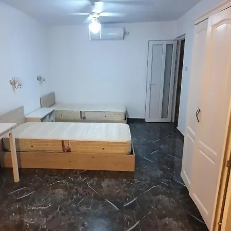 Guest house Cazare Muncitori Mangalia-2 Mai *