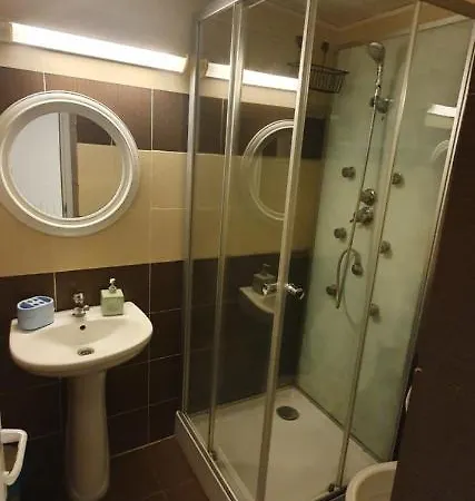 Gasthuis Muncitori Mangalia-2 Mai Două Mai